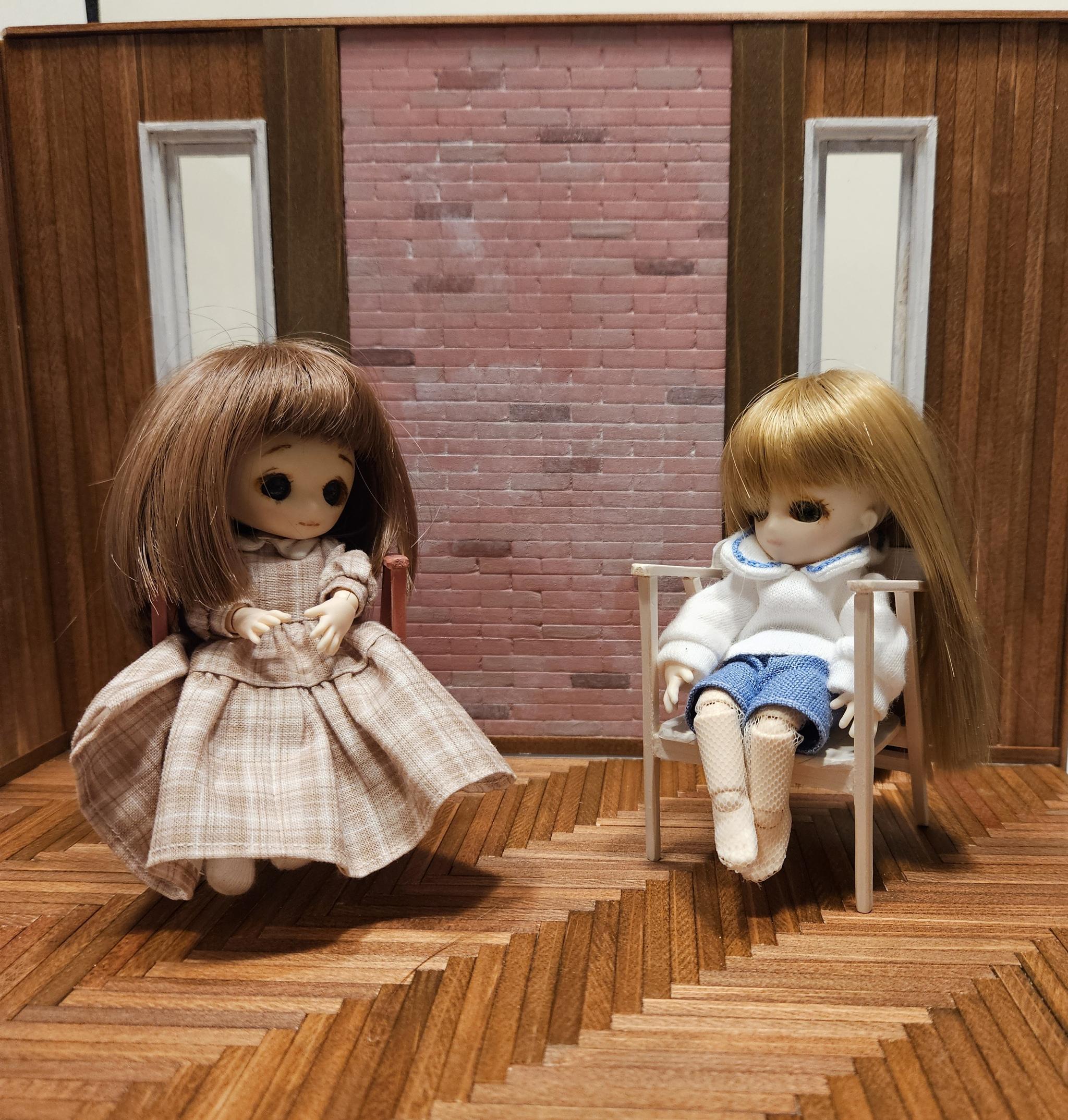 ミニチュア　デザインチェア　イス　ドールハウス家具1枚目の画像